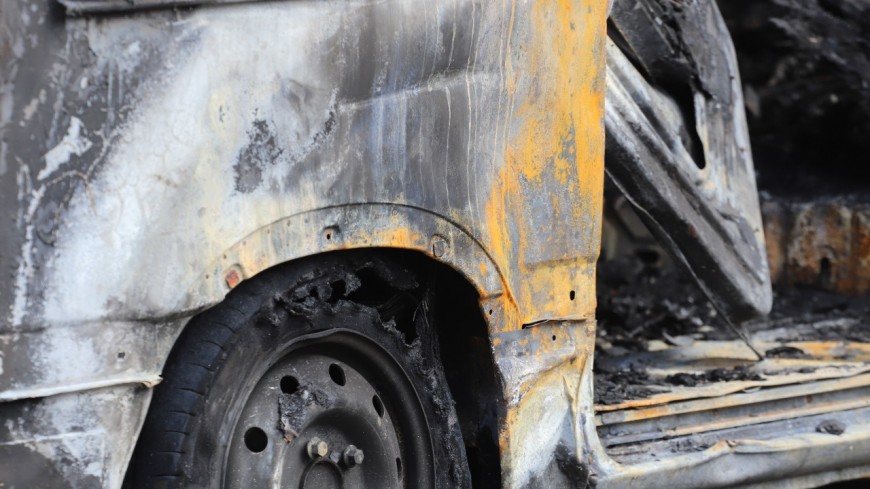 Pr&egrave;s de Lyon : une camionnette de prostitu&eacute;e victime d'un incendie, un corps retrouv&eacute;