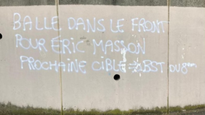 Tags ciblant Eric Masson et la police de Lyon : deux mineurs et un majeur interpell&eacute;s