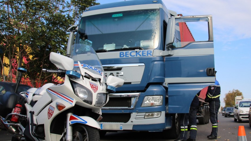 Pr&egrave;s de Lyon : le routier fait une pause dans le Beaujolais, huit migrants sortent de son camion