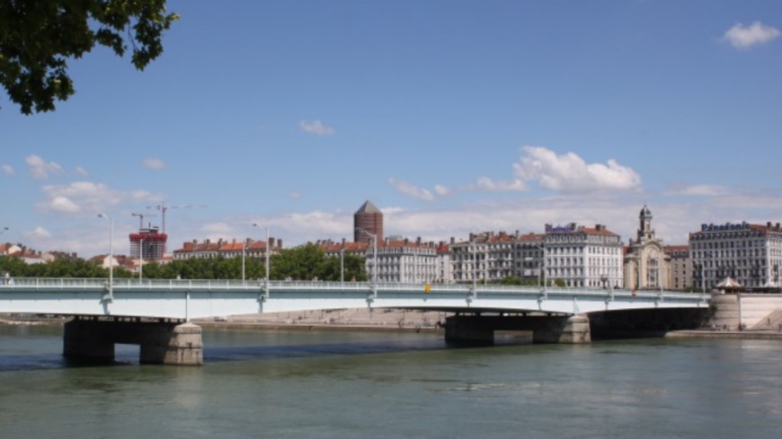 Lyon : les arracheurs de colliers du pont de la Guilloti&egrave;re interpell&eacute;s