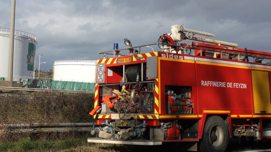 Pr&egrave;s de Lyon : une fuite d'hydrocarbures provoque un incendie &agrave; la raffinerie de Feyzin