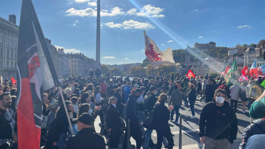 Lyon : 1800 manifestants &quot;contre les violences d'extr&ecirc;me-droite&quot;, quelques tensions dans le Vieux-Lyon