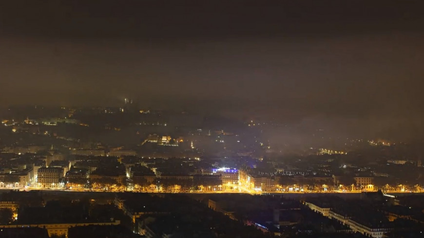 Lyon : les impressionnantes images du brouillard
