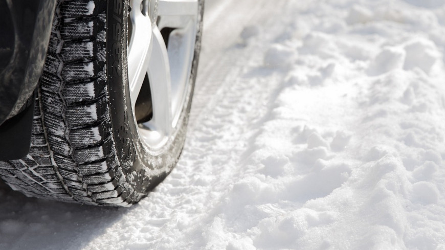 Les pneus hiver obligatoires d&egrave;s ce lundi dans 96 communes du Rh&ocirc;ne