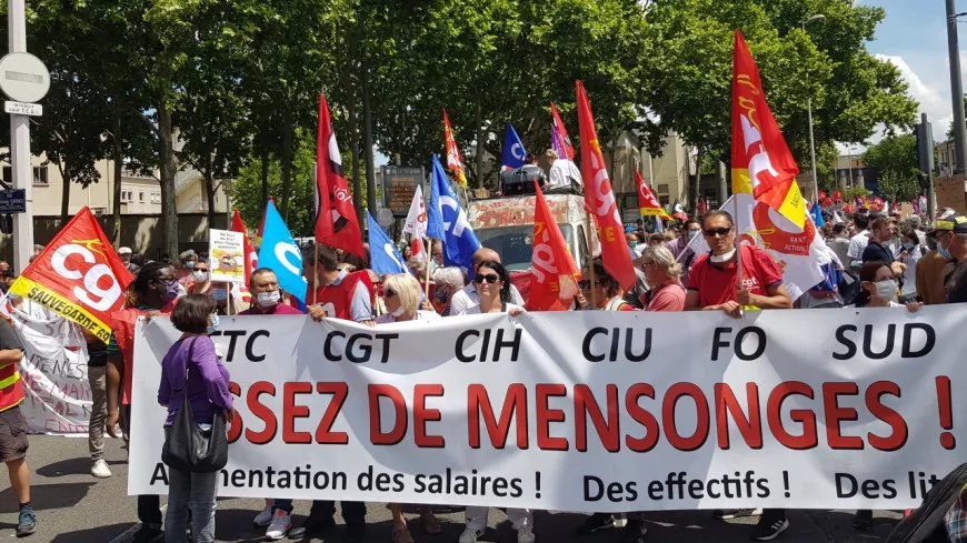 Une manifestation &agrave; Lyon pour une revalorisation imm&eacute;diate des salaires
