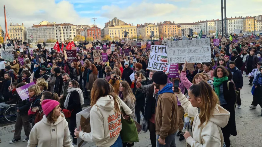 "L’amour ne fait pas de bleus" : des milliers de manifestants à Lyon contre les violences sexistes et sexuelles
