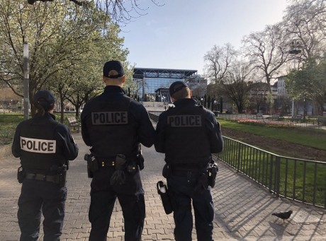 La place Carnot surveillée par une patrouille de police - LyonMag