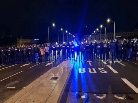 Les policiers mobilisés la nuit dernière à Lyon - DR