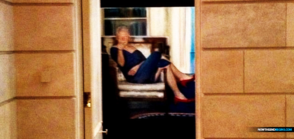 Did Jeffrey Epstein have painting of Bill Clinton wearing a blue DRESS and red heels and lounging in the Oval Office inside his Manhattan mansion?