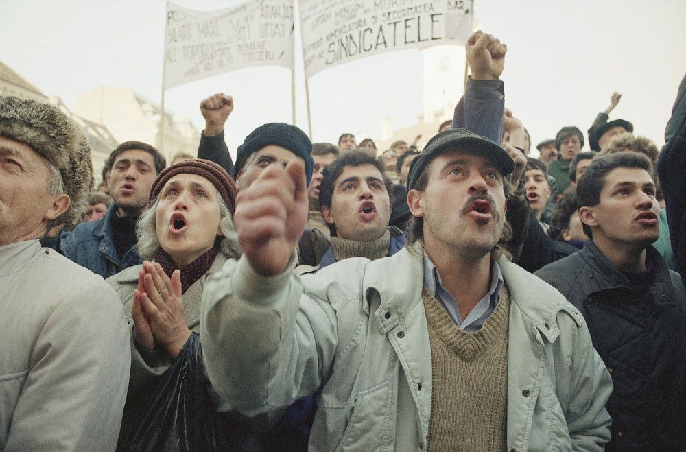 On this date in 1990: Romanians protest against the ruling National Salvation Front in Brasov, Romania, as part of nationwide demonstrations. The ruling party cracked down on protests that began in June of that year, just months after the Romanian revolution of 1989.