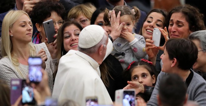El Papa Francisco en su tradicional mensaje de Navidad a la Curia, la administración central del Vaticano/ REUTERS