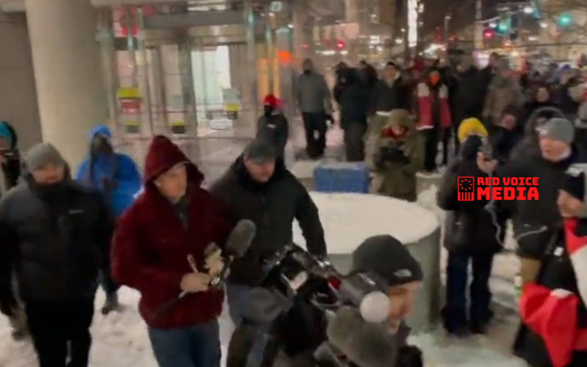 CBC News Gets Chased Out By Demonstrators for Freedom in Ottawa [VIDEO]