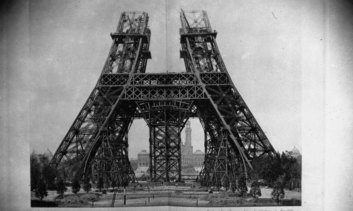 Les artistes contre l'« inutile et monstrueuse » tour Eiffel