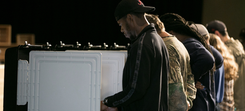 Voters at a polling precinct. (photo: Jessica McGowan/Getty Images)