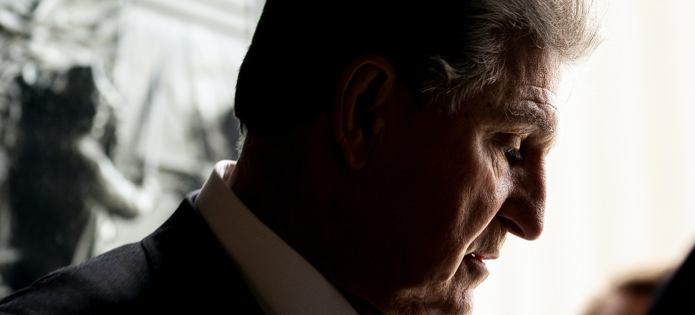 Sen. Joe Manchin, a Democrat from West Virginia, speaks to members of the media at the U.S. Capitol in Washington, D.C., July 28, 2021. (photo: Stefani Reynolds/Getty)