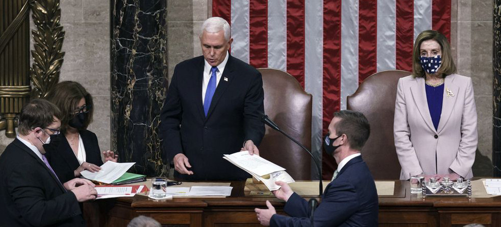 CNN got hold of a Trump lawyer's memo that describes a precise six-point plan for then-Vice President Mike Pence to overturn the results of the 2020 presidential election. (photo: J. Scott Appleshite/Getty)