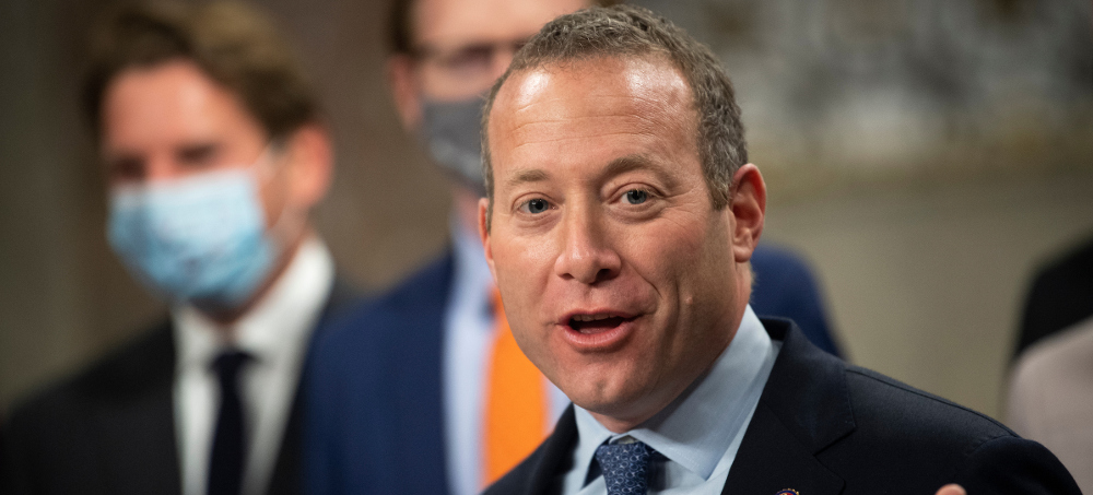 U.S. representative Josh Gottheimer speaking in Westfield, New Jersey, 2019. (photo: Mark C. Olsen/Flickr)