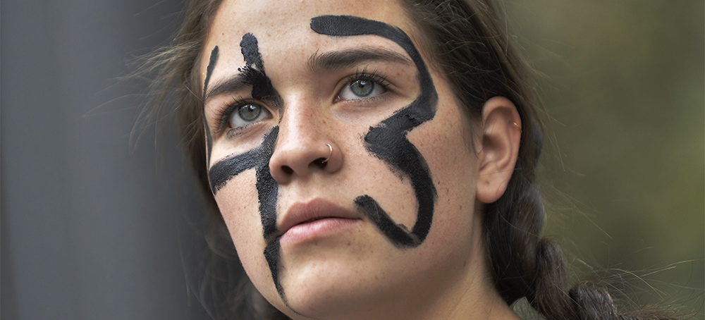 A woman at a rally for the missing 43 students in Mexico. (photo: Pedro Pardo/AFP/Getty Images)