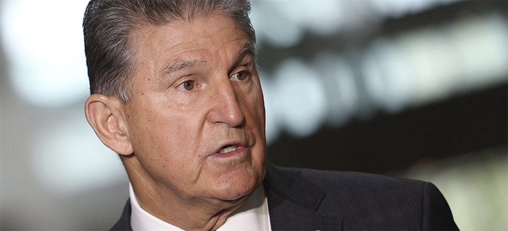 Sen. Joe Manchin has been the subject of an intense lobbying effort by President Joe Biden and other Democrats. (photo: Kevin Dietsch/Getty Images)