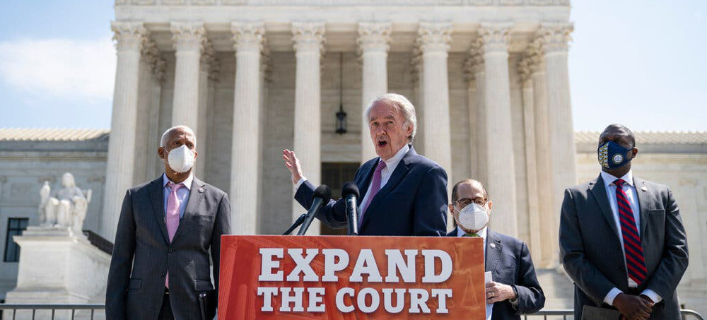 Senator Edward J. Markey of Massachusetts and other Democrats spoke at the Supreme Court in April, 2021, about adding more justices to the bench. (photo: Drew Angerer/Getty)