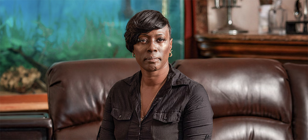 Crystal Mason at home in October. (photo: Yael Malka/Atlantic)