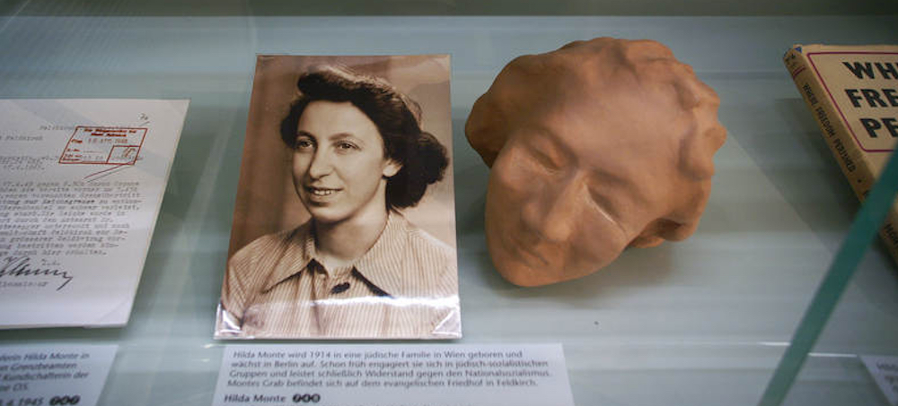 The Hilde Meisel showcase in the Hohenems Jewish Museum. (photo: Seemoz)