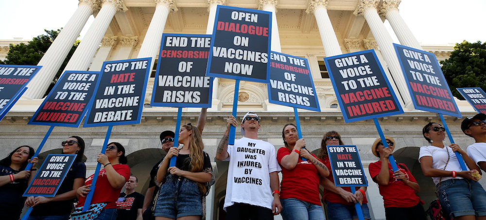 An anti-vaccination rally. (photo: Rich Pedroncelli/AP)