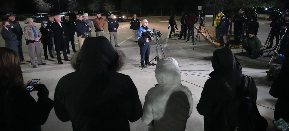 Colleyville police chief Michael Miller addresses reporters after the conclusion of a SWAT operation at Congregation Beth Israel synagogue on Saturday. (photo: Smiley N. Pool)