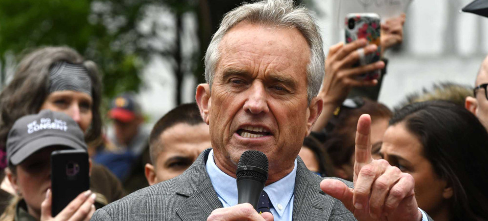 Anti-vaccine activist Robert F. Kennedy, Jr., apologized Tuesday for suggesting things are worse for people today than they were for Anne Frank. (photo: Getty)