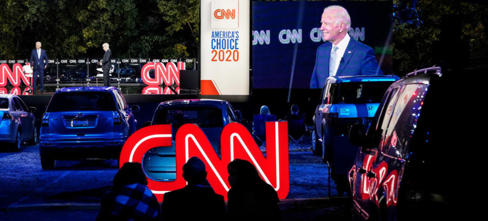 Outlets like CNN and MSNBC are platforming con artists, skewing the news, and immersing the country in a flood of lies. (photo: Getty)