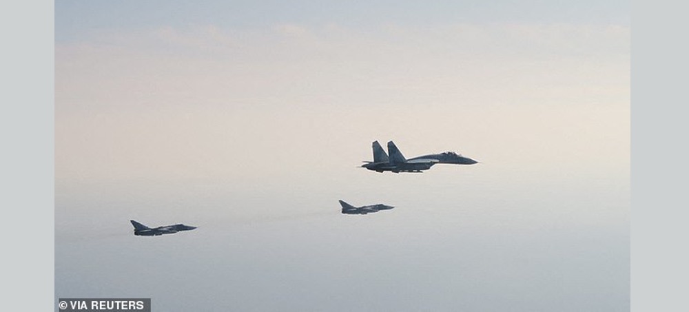 Two Russian aircrafts SU 27 and two SU 24 are pictured after violating Swedish airspace east of Gotland. (photo: Reuters)