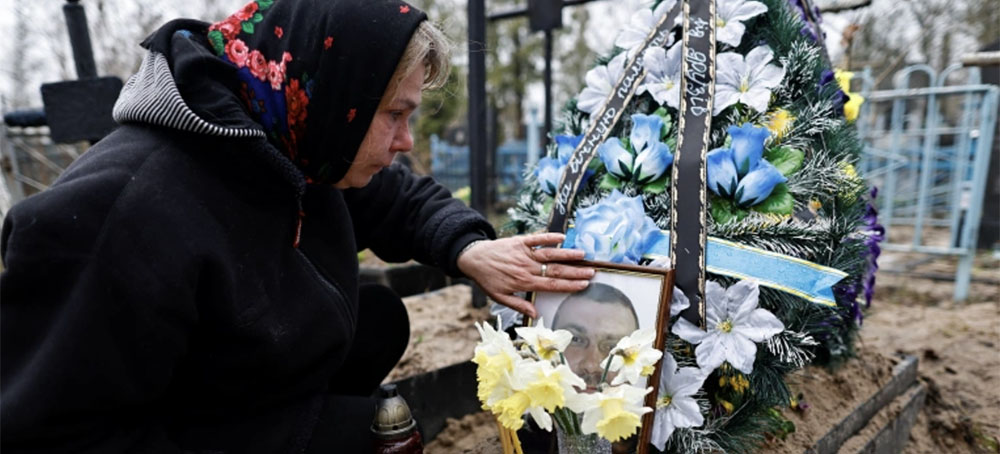Ukrainian authorities say more than 400 civilians were killed in Bucha, a suburb northwest of Kyiv. (photo: Zohra Bensemra/Reuters)
