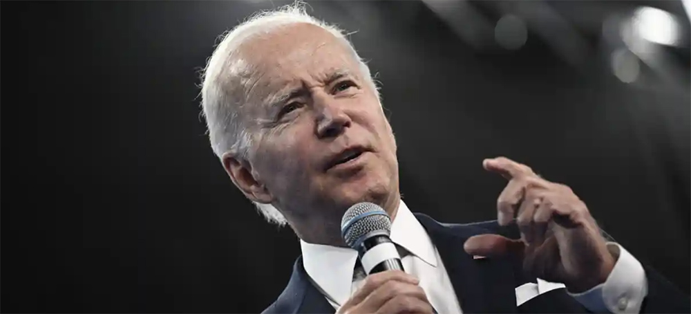 'Democratic constituencies may finally be evaluating their party's president on his actual record.' (photo: Brendan Smialowski/AFP/Getty Images)