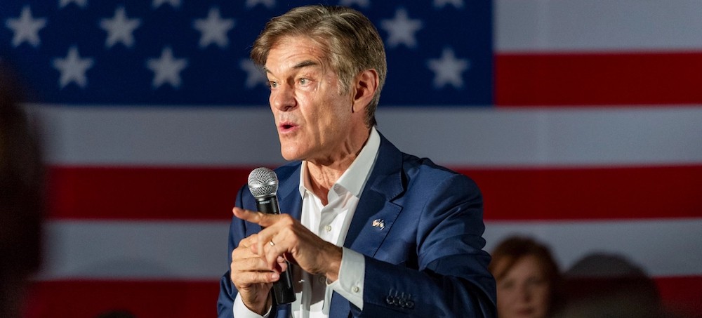 Mehmet Oz speaks to supporters at a rally on June 13, 2022. (photo: Ariana Shchuka/Pittsburgh Post-Gazette/AP)