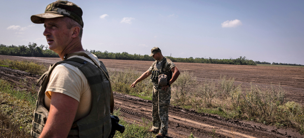 Ukrainian soldiers seen close to the frontline at an undisclosed position in Mykolaiv Oblast, Ukraine, Aug. 19, 2022. (photo: Alex Chan/AP)