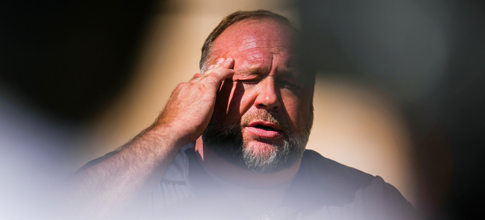 Right-wing, conspiracy theorist Alex Jones has made a career out of lying and spreading misinformation. (photo: Joe Buglewicz/Getty)