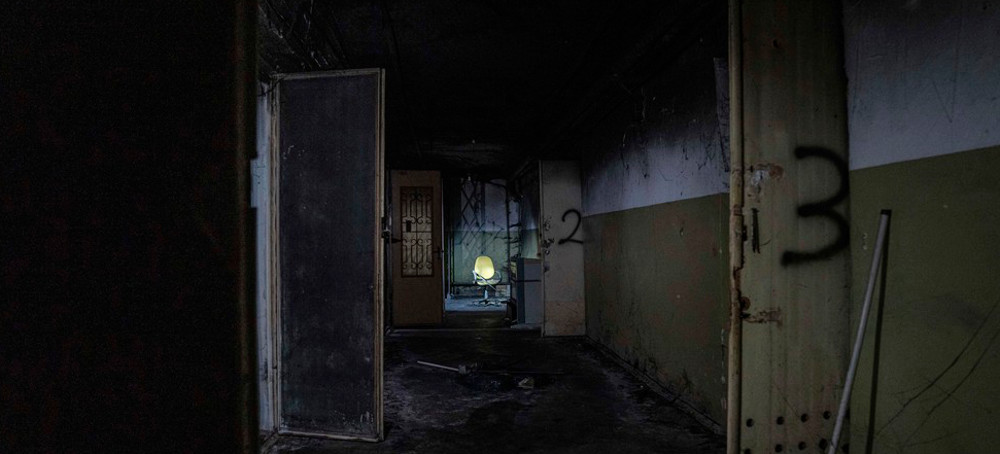 The basement of an alleged Russian torture facility in Kherson, Ukraine. (photo: Evgeniy Maloletka/AP)