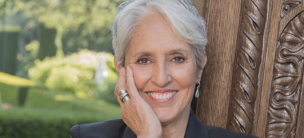 The singer-songwriter Joan Baez. 'Long before I picked up the ukulele and found refuge in music, I picked up the pencil and found refuge in drawing,' she writes in a new memoir. (photo: Dana Tynan/Guardian UK)