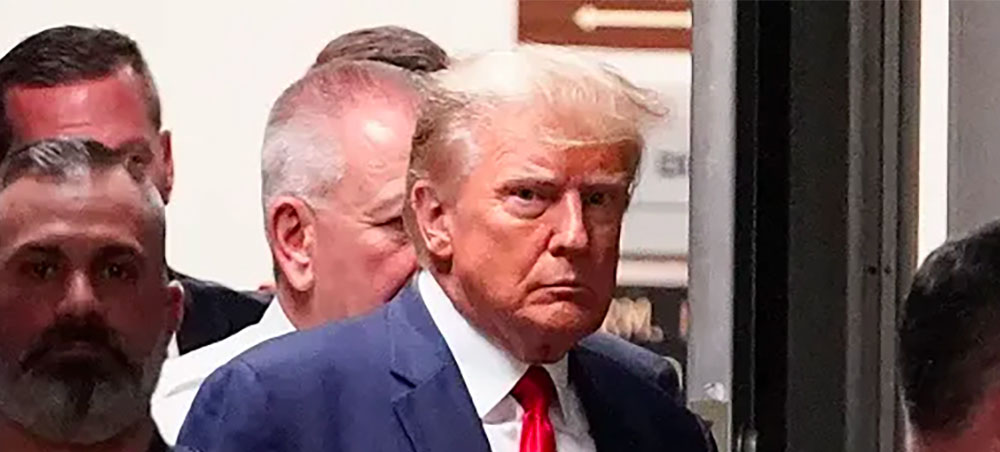 Tuesday, 04 April 2023: Donald J. Trump entering the Manhattan, NY criminal courthouse to face arraignment on business fraud charges. (photo: Press pool image)