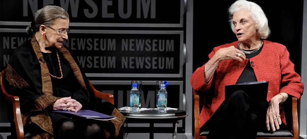 Ruth Bader Ginsburg and Sandra Day O'Connor. (photo: Mike Theiler/Reuters)