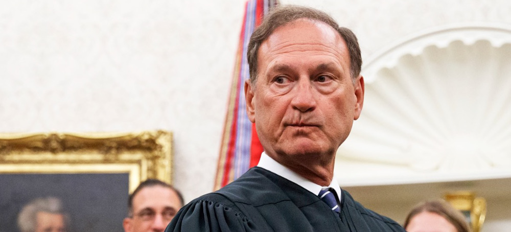 Supreme Court Justice Samuel Alito in the White House Oval Office in 2019. (photo: Carolyn Kaster)