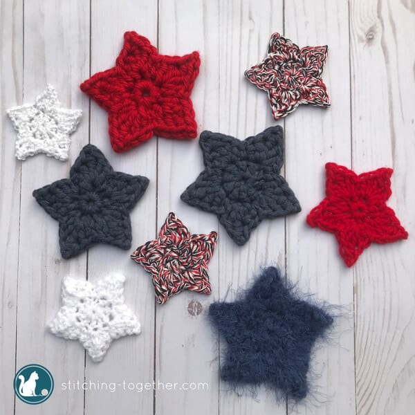 Use this simple crochet star pattern to make these adorable little crochet stars. They are a perfect scrap yarn project! Great to use for decorating for the fourth of July or Christmas!
