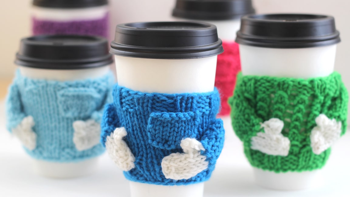 Knitted Coffee Cozy Sweaters: Free Pattern by Studio Knit